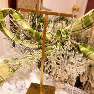 ❄️ Dangling snowflake Earings ❄️